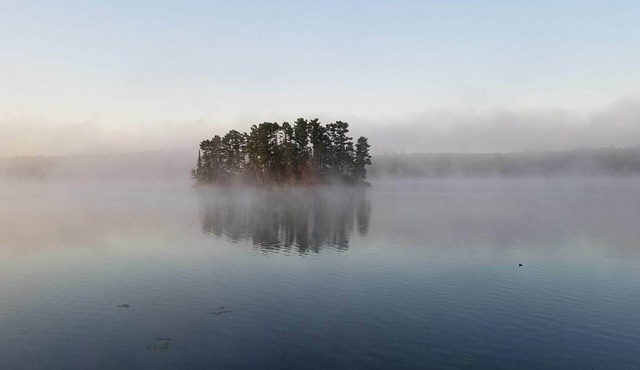 Very private beautiful lake house on spectacular Kego Lake