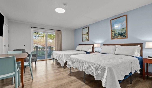Victorian Inn #116 | 2 Queen Beds