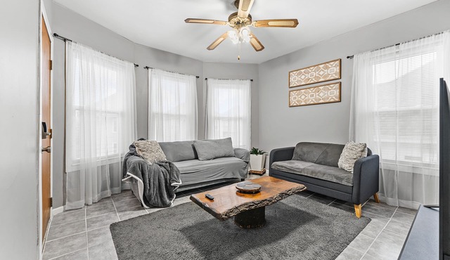 Vida Comfy Inn Modern 3BR- 8 mins to downtown