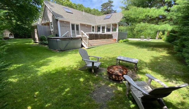 ** Vineyard Vacation Retreat ** with NEW HOT TUB