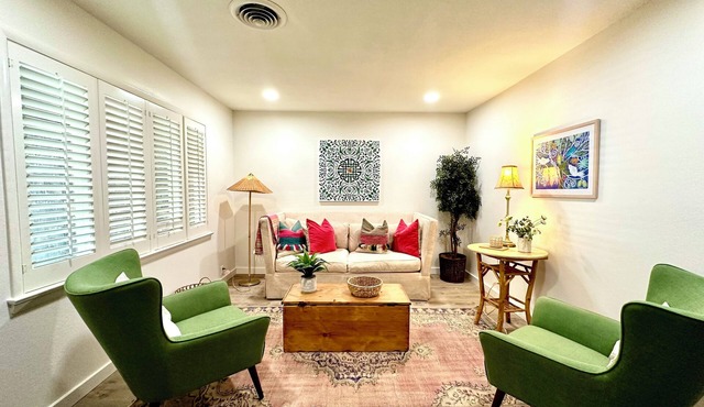 Viva The Matador! Newly Renovated and Charming 4 Bedroom/2 Bathroom House