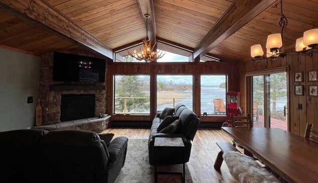 Voyageurs Cabin on Rainy Lake