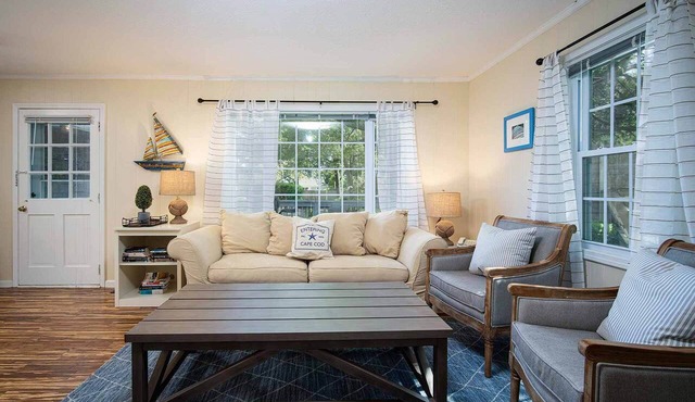 Walk To Beaches, Main Street, and Harbor. 1BR Cottage. Quiet Area. Captain Gosnold Village 16A