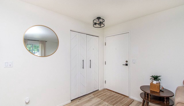 Walk to DT I King I Keyless Entry I Garage I W/D