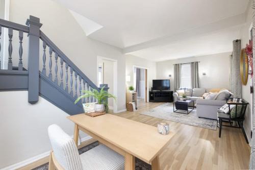 Walk to Highland Square, Sleeps 8