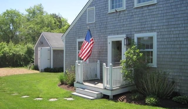 Walk to Town, Bike to Beach, Pet Friendly, Flexible Arrival/Departure Dates