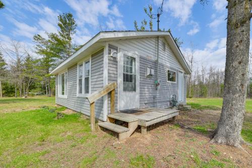 Walk to West Twin Lake: Remote Retreat w/Yard