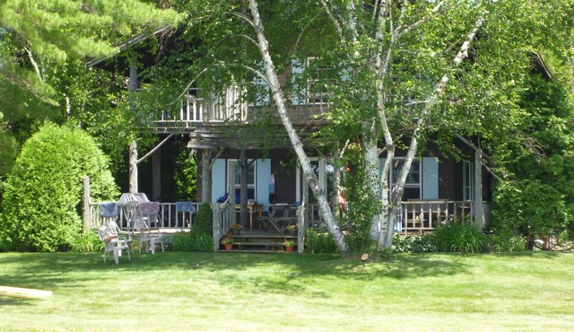Walloon Lake Cottage Waterfront Retreat ~ Includes Canoe And Kayak!