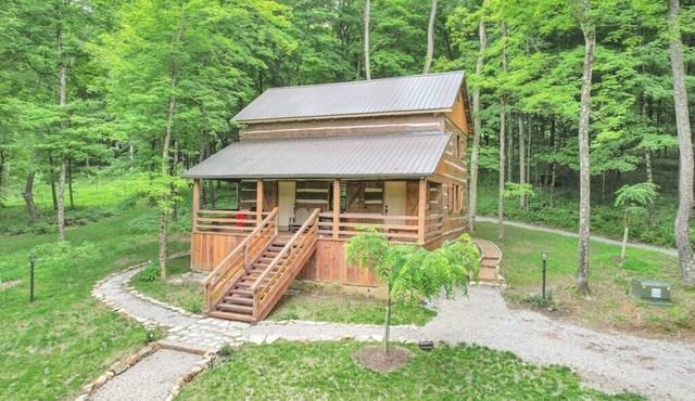 Walnut Lodge Cabin|Near Buckeye Lake|16 Acres