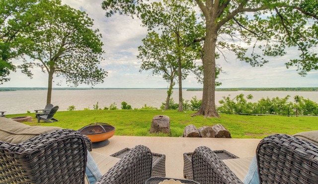 Water-View Patio, Near Golf! Port Duncan Retreat