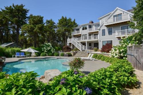 Water Views Heated Pool & Hot Tub