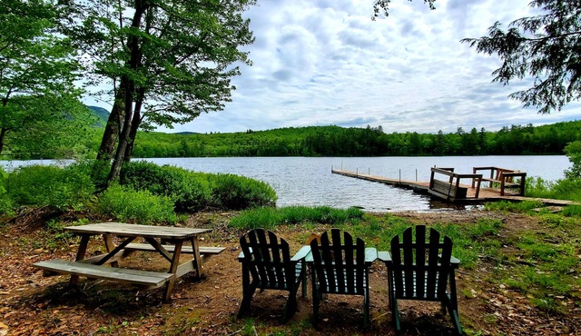 Waterfront and Mountain view a HOT TUB, Unlimited KARAOKE and Pet Friendly!