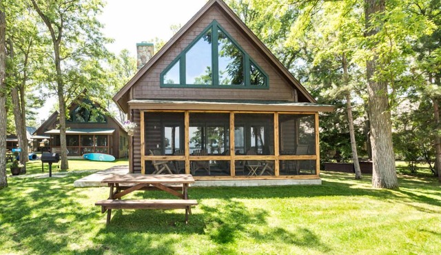 Waterfront Cabin on Gull Lake w/Boat Rentals