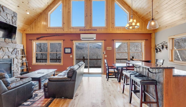 Waterfront Chalet: 4BR Luxury w/Game Room, Private Dock & Minutes to Skiing!