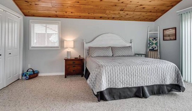 WATERFRONT Cottage in Door County, SLEEPS 7