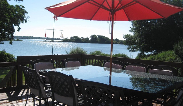 Waterfront Cottage With Beautiful Views! Bring Your Kayak!