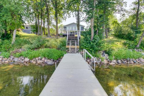 Waterfront Family Retreat on Lake Lida w/Dock