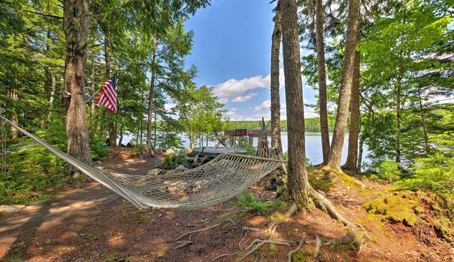 Waterfront Great Pond Cottage w/Hot Tub & Deck!