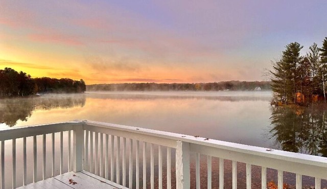 Waterfront Home 20 Minutes to Downtown w/Off Road Trails/Kayaks/Fire Pit