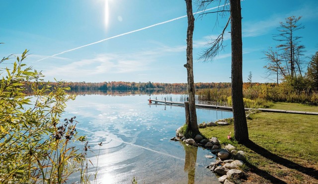 Waterfront, Hot Tub, 9 Beds - Wildwood Lakehouse