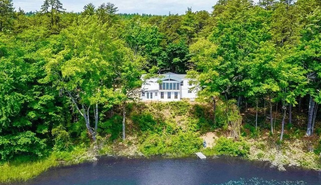 Waterfront! HotTub-Kayak-On Snowmobile Trail-Massage chair-Sauna-On Hiking Trail