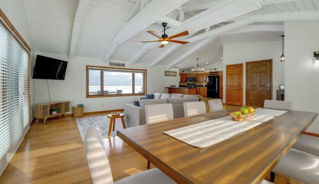 Waterfront Lake Huron Getaway w/Private Beach