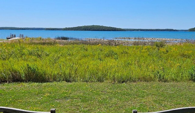 Waterfront Log Home & Bunkhouse, 300' Scott's Bay, Boat Access w Dock & Hunting,