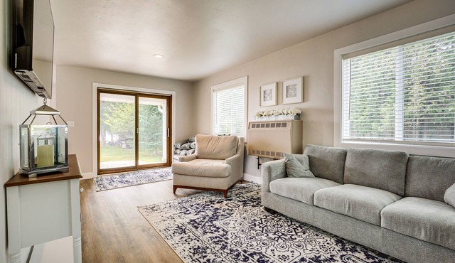 Waterfront Pelican Lake Cottage w/Lake Access!