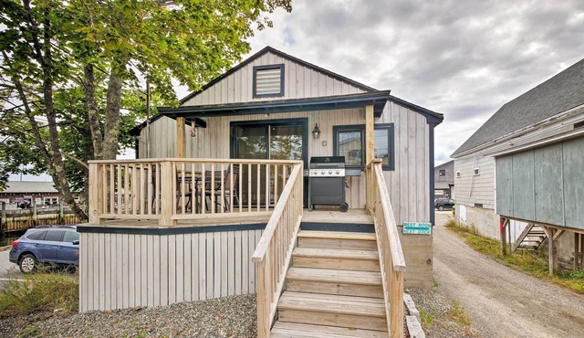Waterfront Southwest Harbor Cottage on Dock!