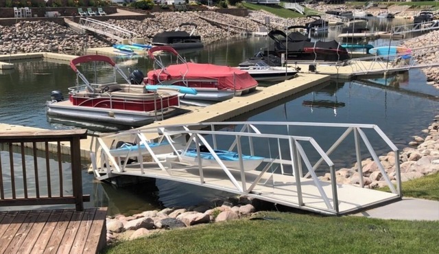 Welcome to Molly’s Place! 3-bedroom waterfront townhome in Mandan
