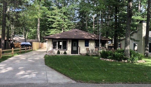 Welcome to The Firefly Cottage at Higgins Lake!