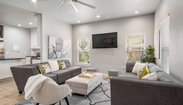 Welcome to this magnificent 5-bedroom home