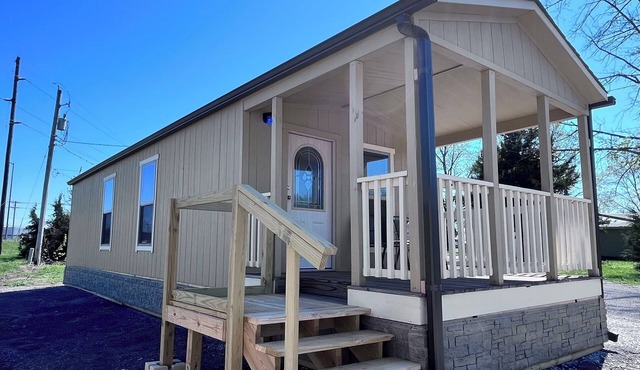 Welcoming 1-bed/1-bath new tiny home with country vibes just outside Sedalia