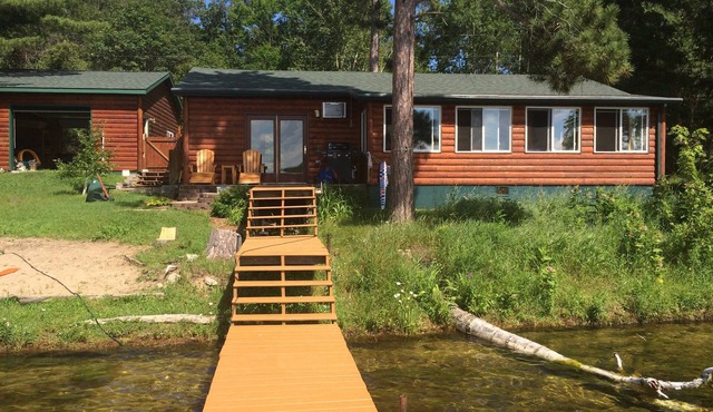 Welcoming 2-bedroom cabin in charming Cass Lake perfect for relaxing