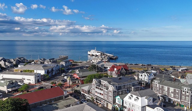 Welcoming 2-bedroom, 1-bath condo, AC in Oak Bluffs on Circuit Ave. 2nd floor.