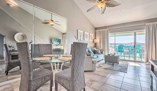 Well-appointed Family Condo on Miramar Beach!
