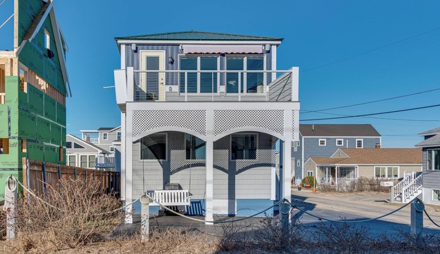 Wells Beach House w/Ocean-view Deck