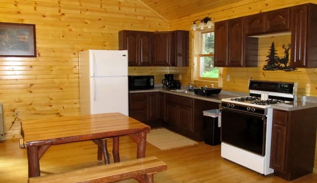 Wheelchair Accessible Glamping Cabin near Cook Forest State Park, Pennsylvania
