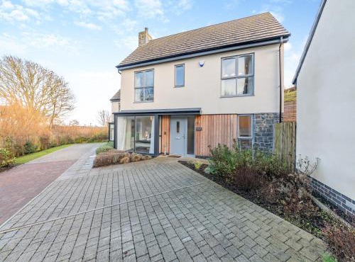 Whinstone House