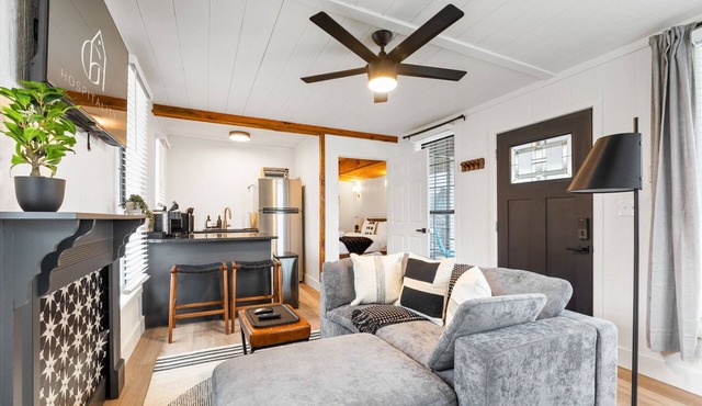 White Lantern Cabin: Pickleball & Hot tub
