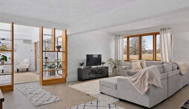 White Stone House: Pet-Friendly Home on 10 acres!