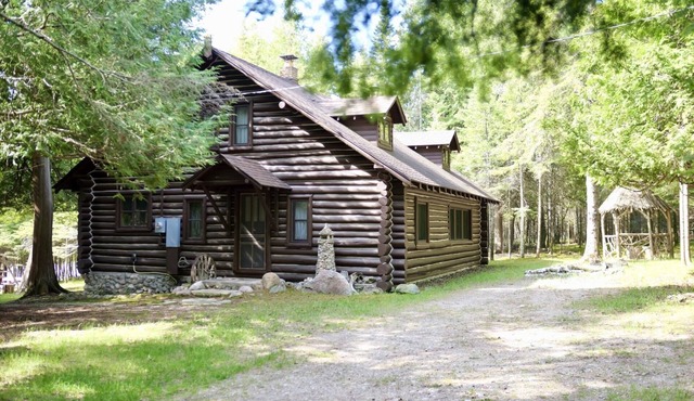 Whitney Bay Getaway on Drummond Island