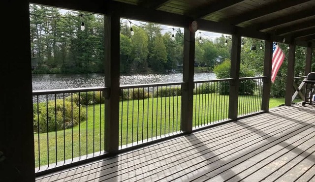Whitney Landing: A Lakeside Getaway on Upper Cold Stream Pond