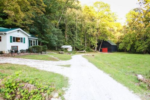 WiFi & Pets - Alice Rocks - Cave Run Lake & RRG KY