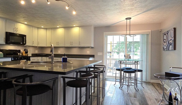 Willow Street Retreat - Modern 3BR Home with Fireplace & AC