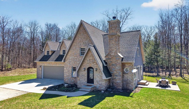 Wooded Egg Harbor Escape: Pinball, Bunks, Privacy