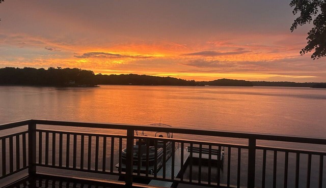 Woodsy Waterfront Retreat on Gorgeous Balsam Lake