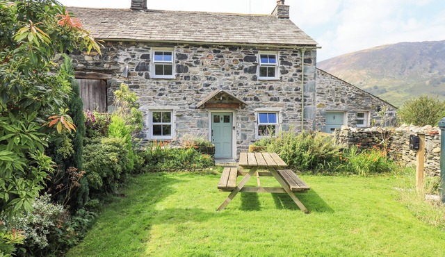 YEW TREE COTTAGE BORROWDALE, pet friendly in Rosthwaite