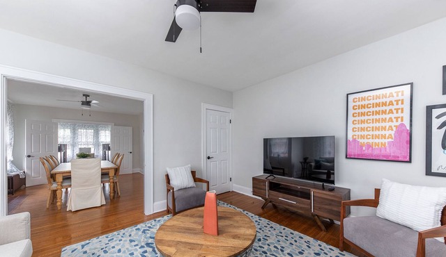 Zooview Haven: A Family Retreat