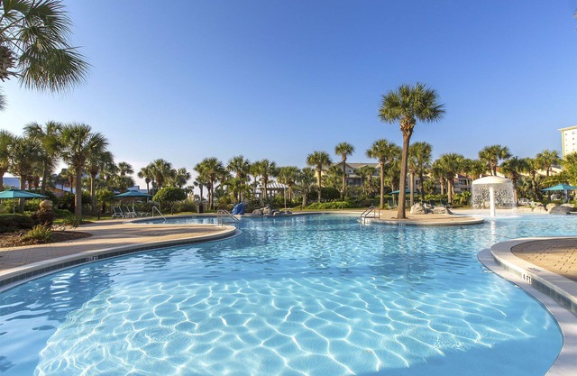 10th Floor Gulf View.Heated Pool.Walk to dining.Fast Wifi.Gym .Full Laundry